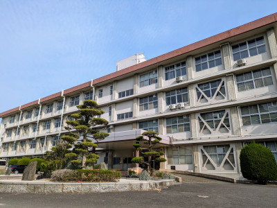 学校PXL_20250513_224124953~2